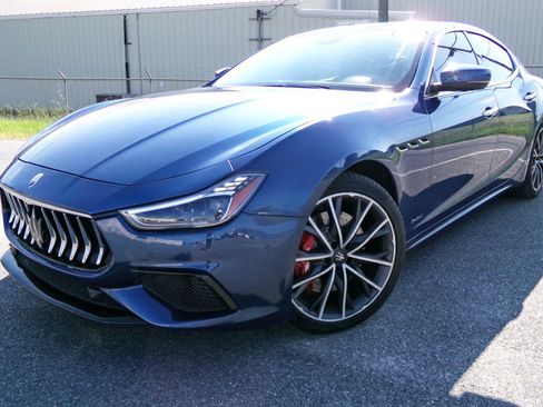 Used 2020 Maserati Ghibli S GranSport RWD image 1