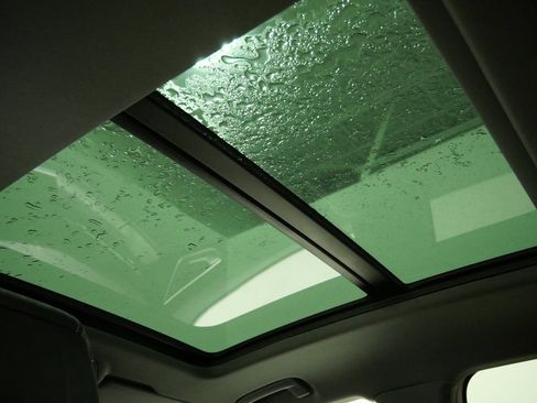 Used 2022 Audi Q4 e-tron Premium Plus image 4