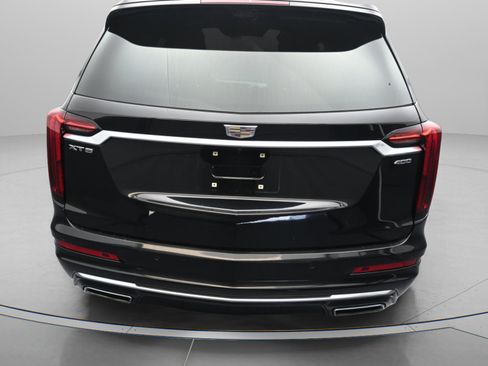 Used 2022 Cadillac XT6 Premium Luxury w/ Technology Package image 18