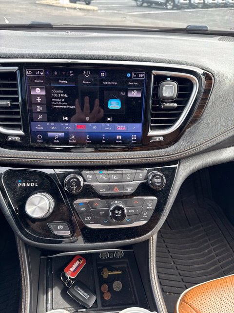 Used 2021 Chrysler Pacifica Pinnacle AWD/4WD image 21