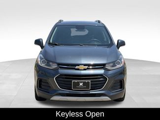 Used 2021 Chevrolet Trax LT w/ LT Convenience Package FWD video 3