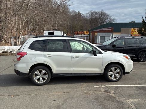 Used 2015 Subaru Forester 2.5i Premium image 5