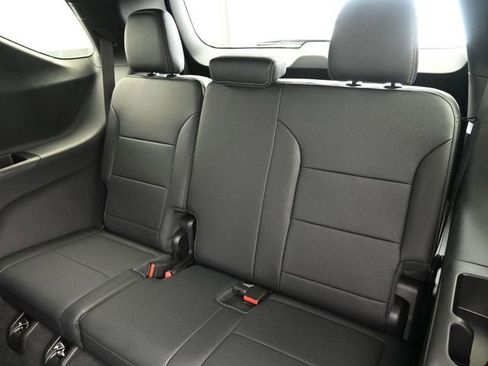 New 2026 Chevrolet Traverse High Country w/ LPO, Floor Liner Package FWD image 28