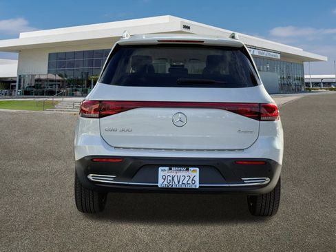 Used 2023 Mercedes-Benz EQB 300 4MATIC image 9