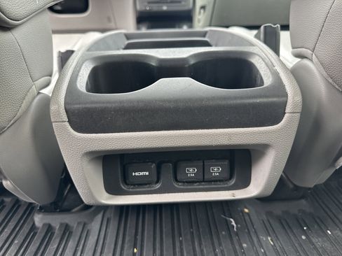 Used 2018 Honda Odyssey Elite image 17