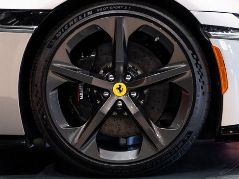 Used 2025 Ferrari 12Cilindri image 16