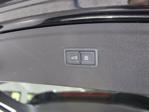 Used 2022 Audi SQ5 Premium w/ Convenience Package image 45