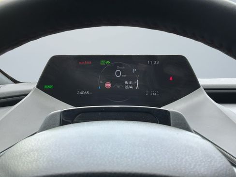 Used 2025 Toyota Prius Plug-In Hybrid FWD image 12