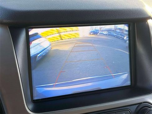 Used 2018 GMC Yukon Denali image 30