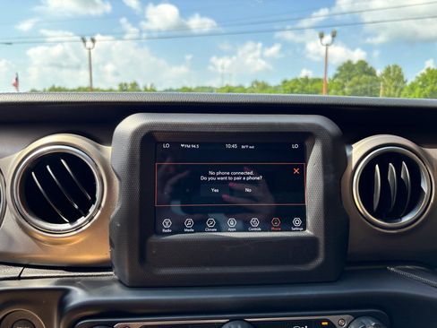Used 2020 Jeep Wrangler Unlimited Rubicon w/ Cold Weather Group AWD/4WD image 32