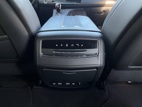 Used 2022 Cadillac Escalade ESV Premium Luxury Platinum image 21