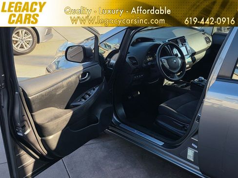Used 2015 Nissan Leaf SV image 44