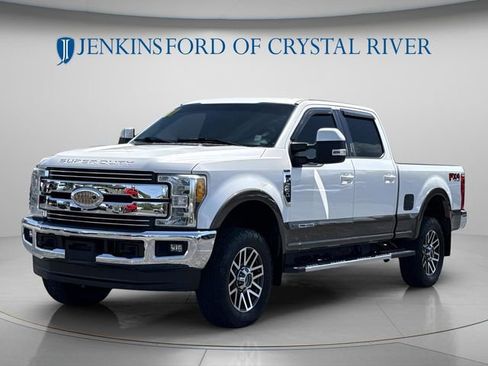 Used 2017 Ford F250 Lariat w/ Lariat Value Package AWD/4WD image 13
