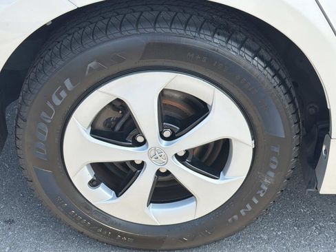 Used 2014 Toyota Prius Three FWD image 11
