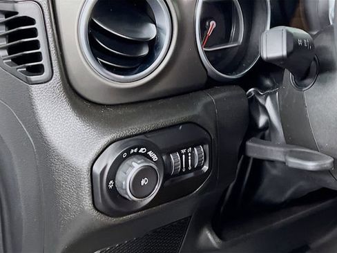 Used 2022 Jeep Wrangler Unlimited Rubicon w/ Steel Bumper Group image 9