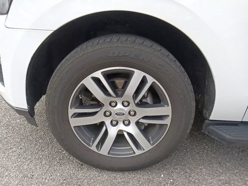 Used 2024 Ford Expedition Limited RWD image 10