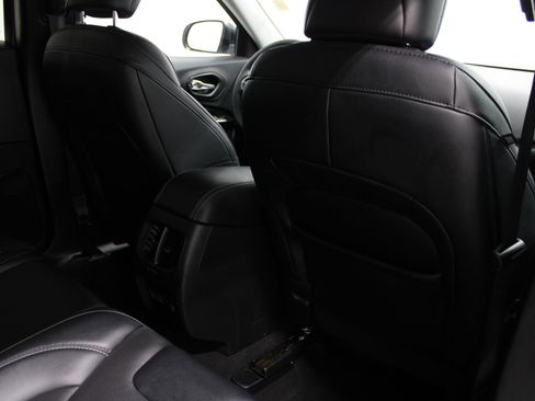 Used 2022 Jeep Cherokee Latitude Lux AWD/4WD image 22