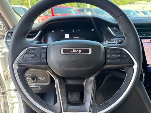Used 2023 Jeep Grand Cherokee L Limited w/ Luxury Tech Group II AWD/4WD image 15