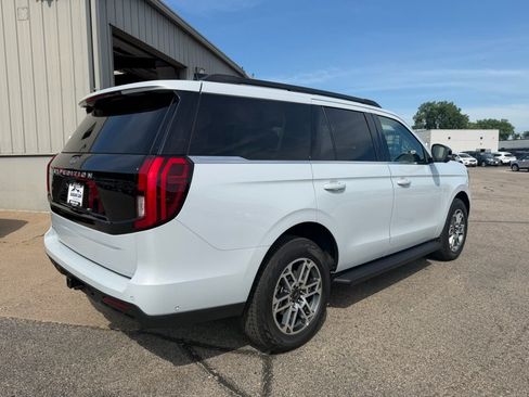 Used 2025 Ford Expedition Active AWD/4WD image 4