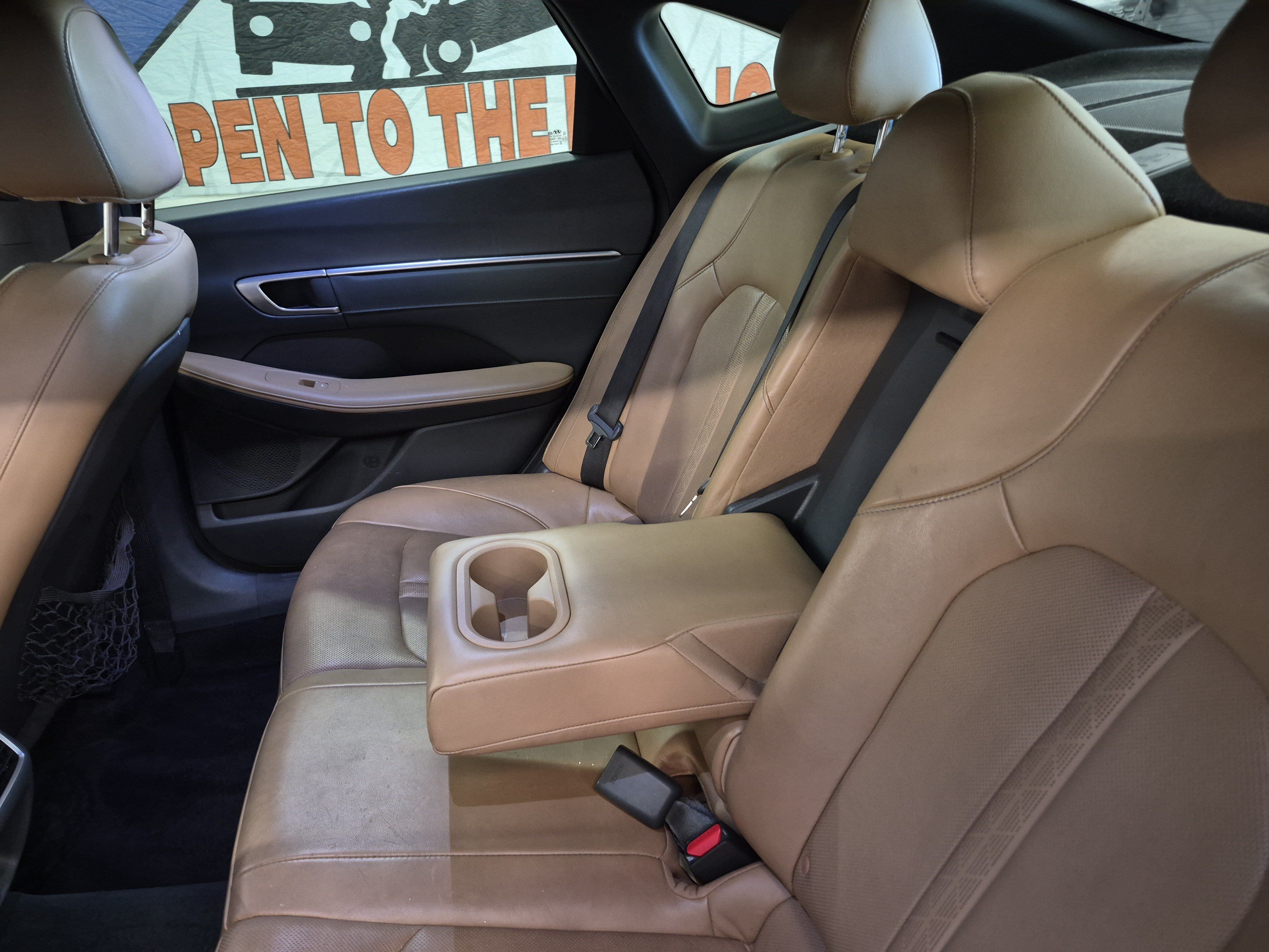 Used 2021 Hyundai Sonata Limited w/ Preferred Accessory Package FWD image 17