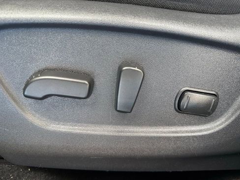 Used 2019 Nissan Rogue SV image 20