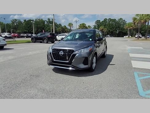 New 2025 Nissan Kicks Play S image 20