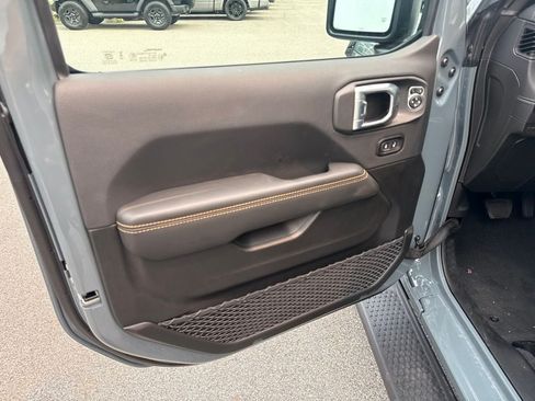 New 2026 Jeep Wrangler Unlimited Sahara AWD/4WD image 18