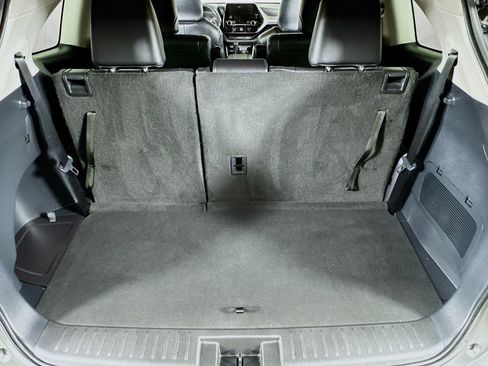 Certified 2025 Toyota Highlander XLE image 22