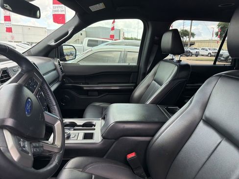 Used 2021 Ford Expedition XLT RWD image 2