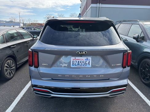 Certified 2021 Kia Sorento EX image 5