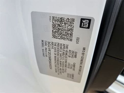 Used 2024 Chevrolet Corvette Z06 w/ Chrome Exterior Badge Package image 35