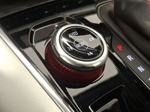 Used 2024 GMC Canyon AT4X image 26