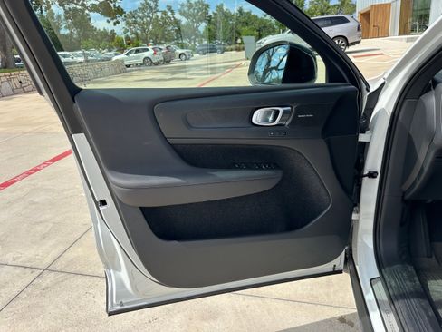 Certified 2023 Volvo C40 P8 Recharge Ultimate image 20