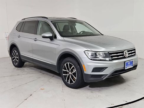 Used 2021 Volkswagen Tiguan SE image 8