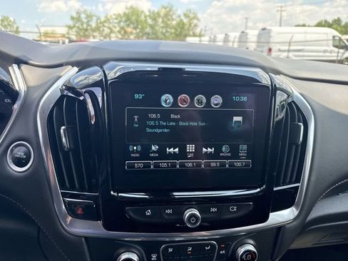 Used 2019 Chevrolet Traverse LT FWD image 14