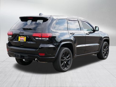 Used 2022 Jeep Grand Cherokee Laredo X AWD/4WD image 7