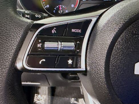 Used 2022 Kia Forte LXS FWD image 14