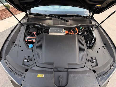 Used 2024 Audi Q8 e-tron Premium AWD/4WD image 47