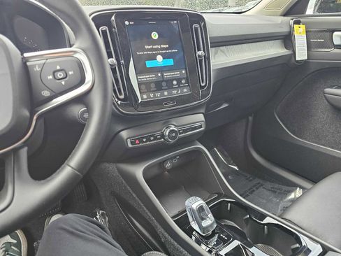 New 2026 Volvo XC40 B5 Ultra w/ Climate Package image 27