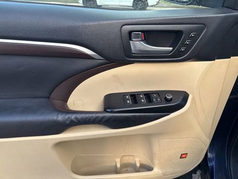 Used 2014 Toyota Highlander Limited image 8