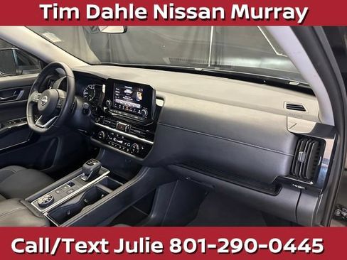 Used 2025 Nissan Pathfinder SV AWD/4WD image 17