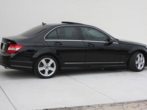 Used 2011 Mercedes-Benz C 300 4MATIC Sedan image 7