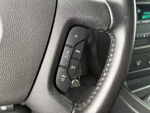 Used 2022 Chevrolet Express 2500 w/ Driver Convenience Package RWD image 33