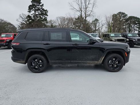 New 2026 Jeep Grand Cherokee L Limited w/ Limited Altitude Package RWD image 10
