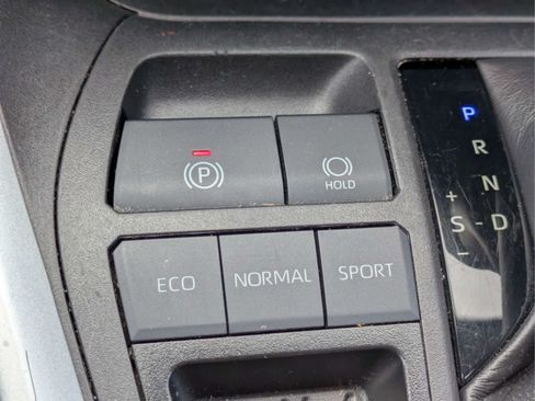 Used 2024 Toyota RAV4 XLE FWD image 18