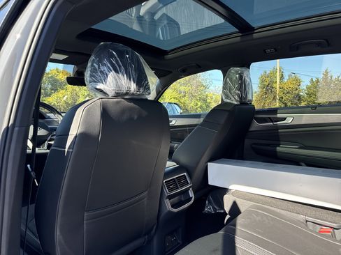 New 2026 Volkswagen Atlas Cross Sport SE image 29