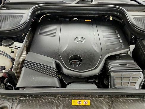 Used 2025 Mercedes-Benz GLS 450 4MATIC image 27
