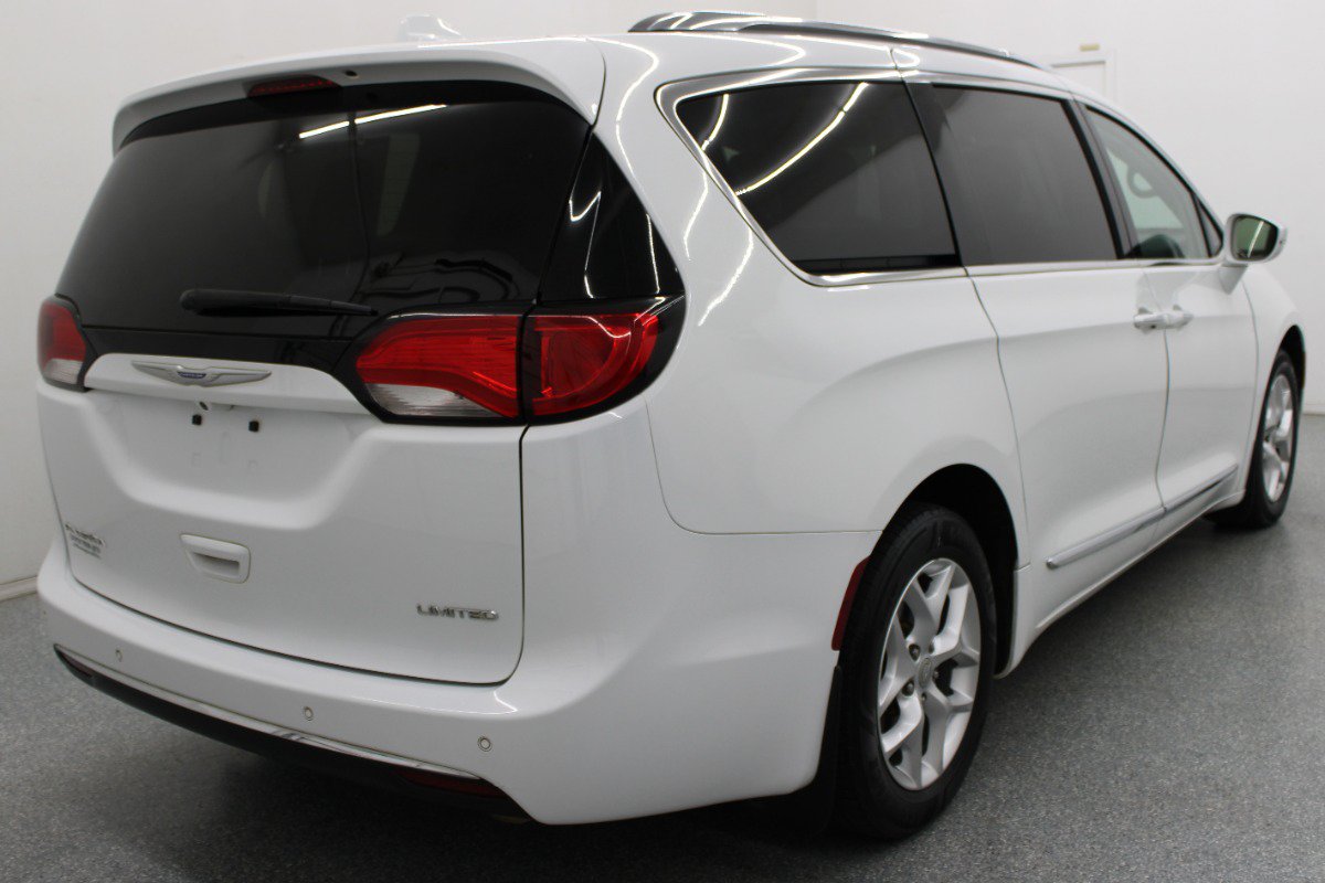 Used 2020 Chrysler Pacifica Limited FWD image 5