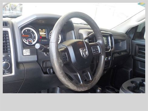Used 2014 RAM 3500 Tradesman w/ Chrome Appearance Group AWD/4WD image 6