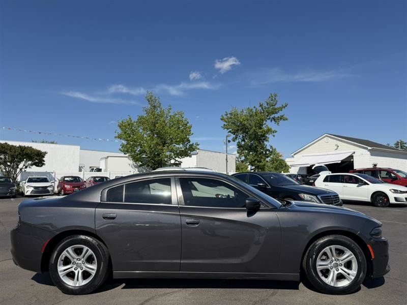 Used 2019 Dodge Charger SXT RWD image 5
